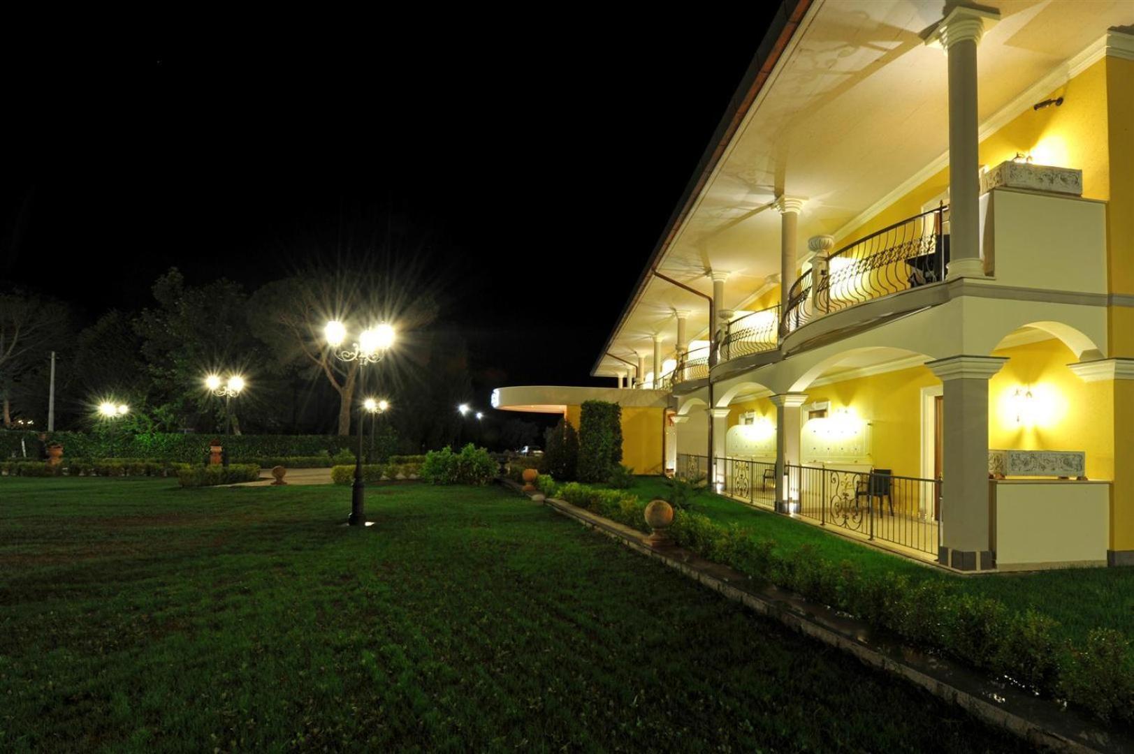 بولسينا Hotel Lido - Beach And Palace المظهر الخارجي الصورة
